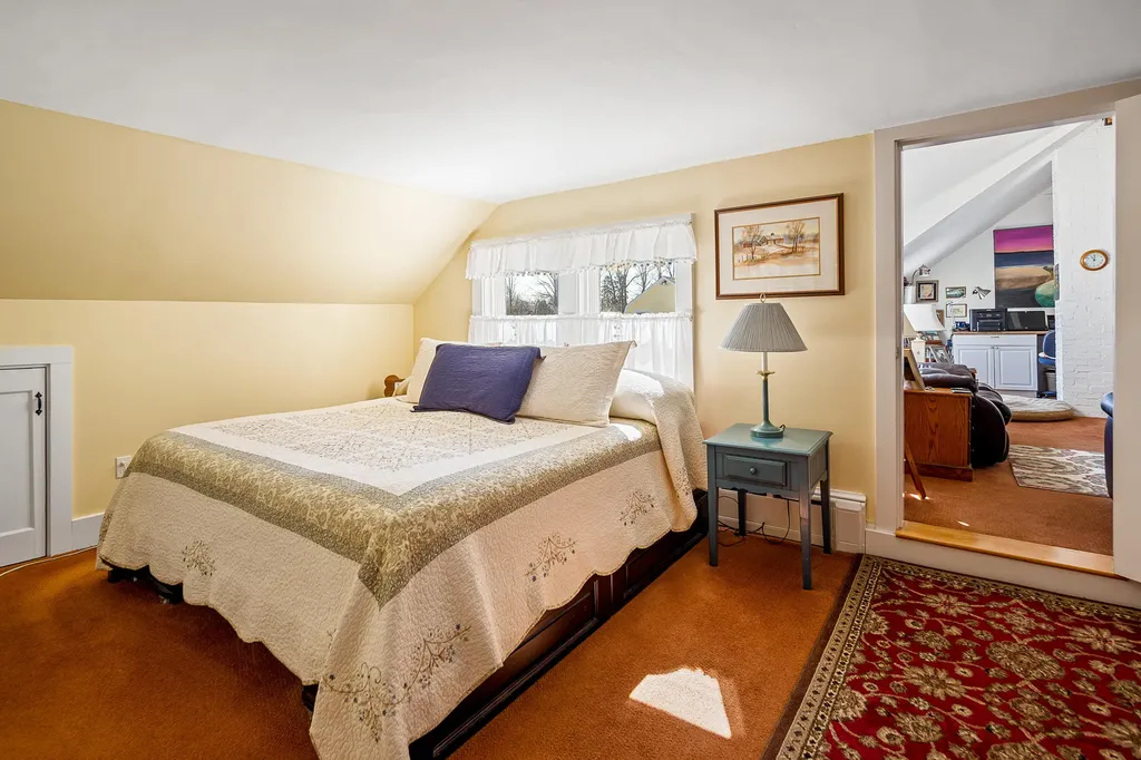 18 Beach Road Lincolnville ME 04849