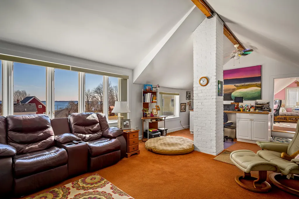 18 Beach Road Lincolnville ME 04849