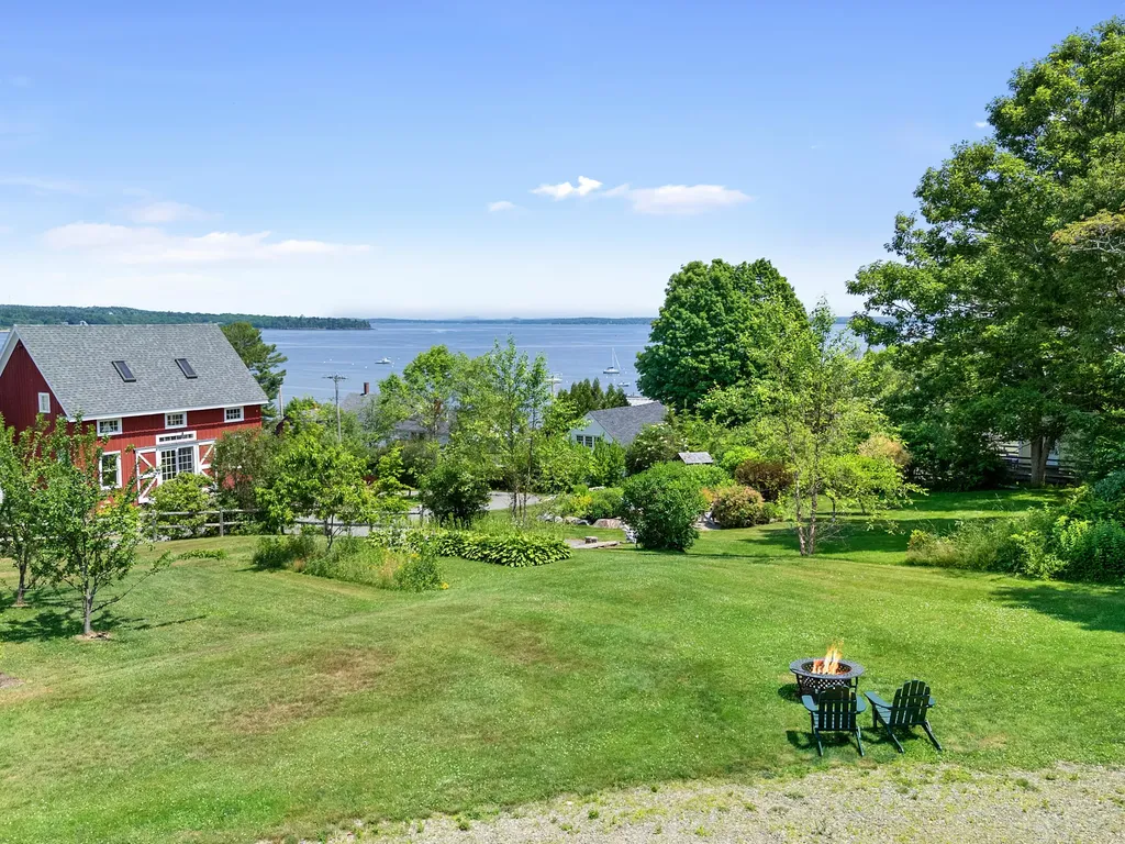 18 Beach Road Lincolnville ME 04849