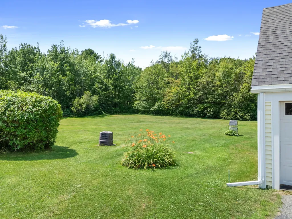 18 Beach Road Lincolnville ME 04849