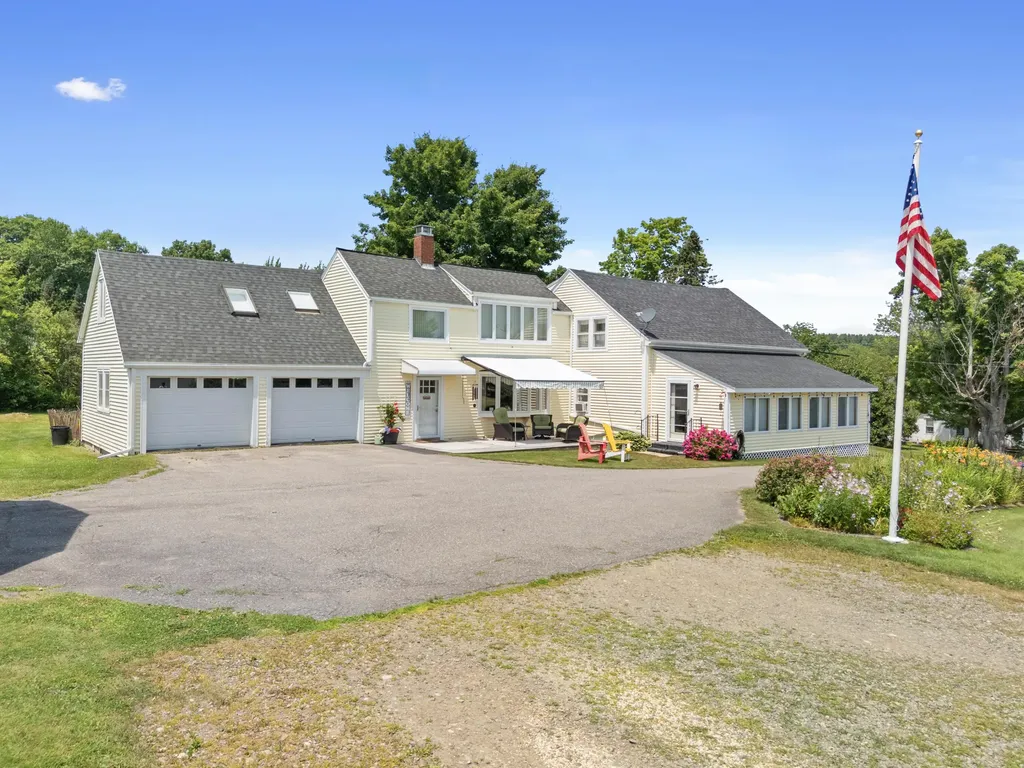 18 Beach Road Lincolnville ME 04849