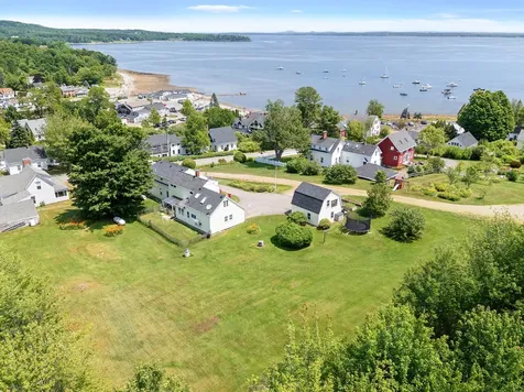 18 Beach Road Lincolnville ME 04849