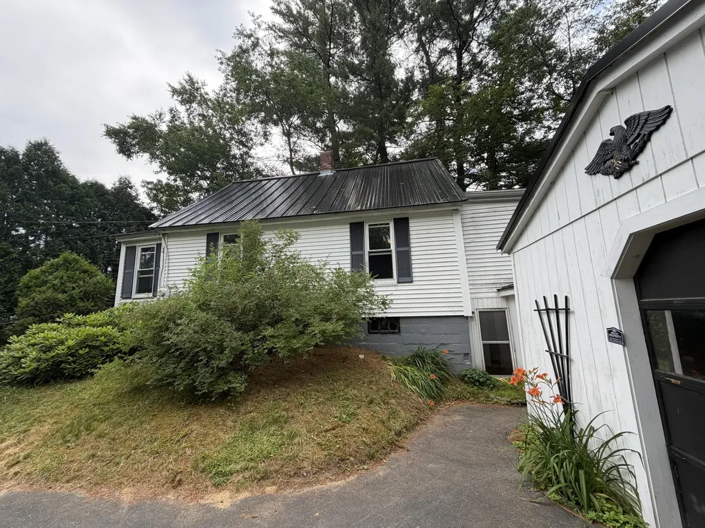 97 Pride Road Auburn ME 04210