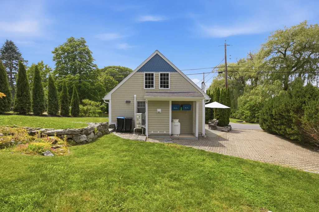 12 South Main Street Kennebunkport ME 04046