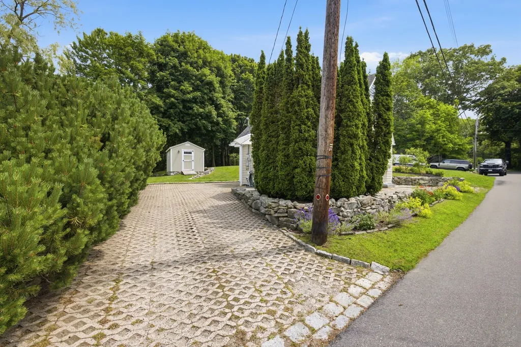 12 South Main Street Kennebunkport ME 04046