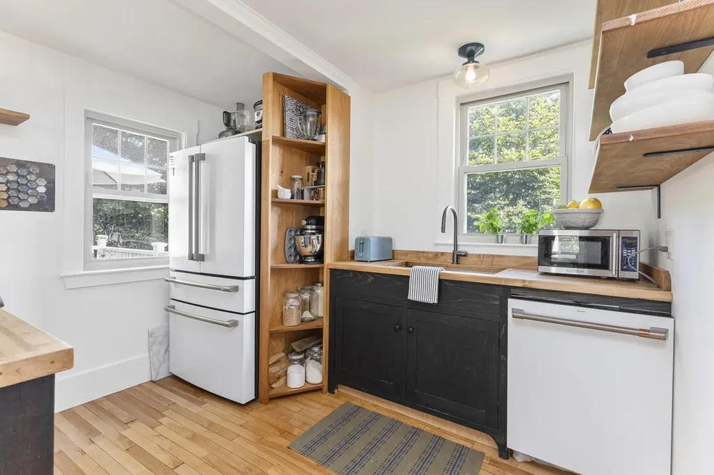 67 Elsmere Avenue South Portland ME 04106