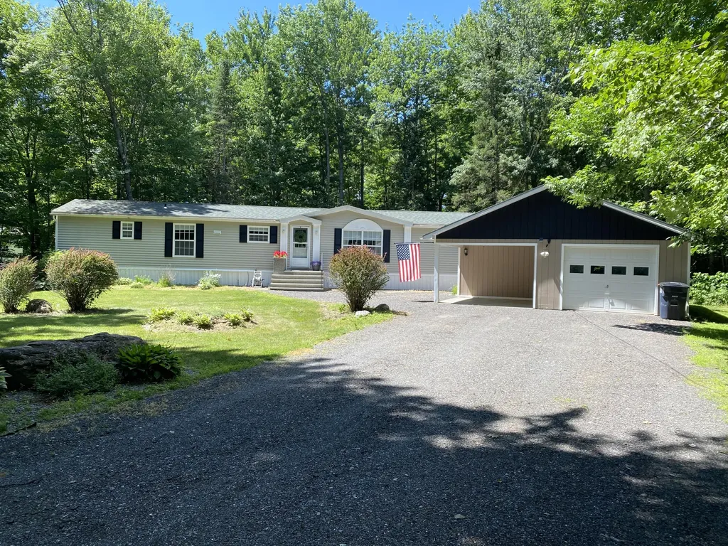 12 Forest Hills Drive Levant ME 04456