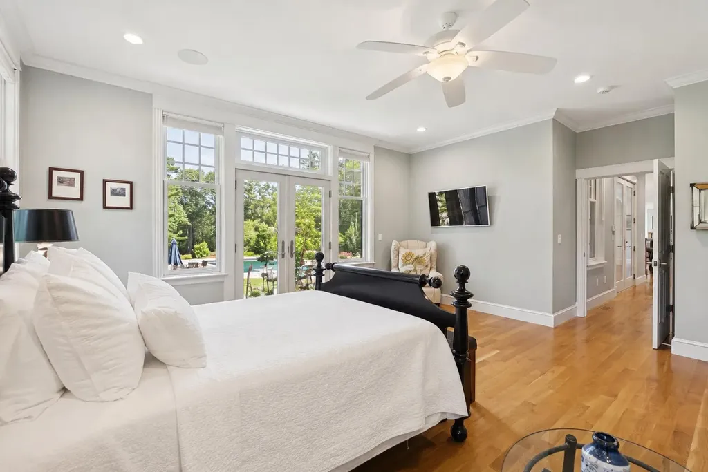 109 Foreside Road Falmouth ME 04105
