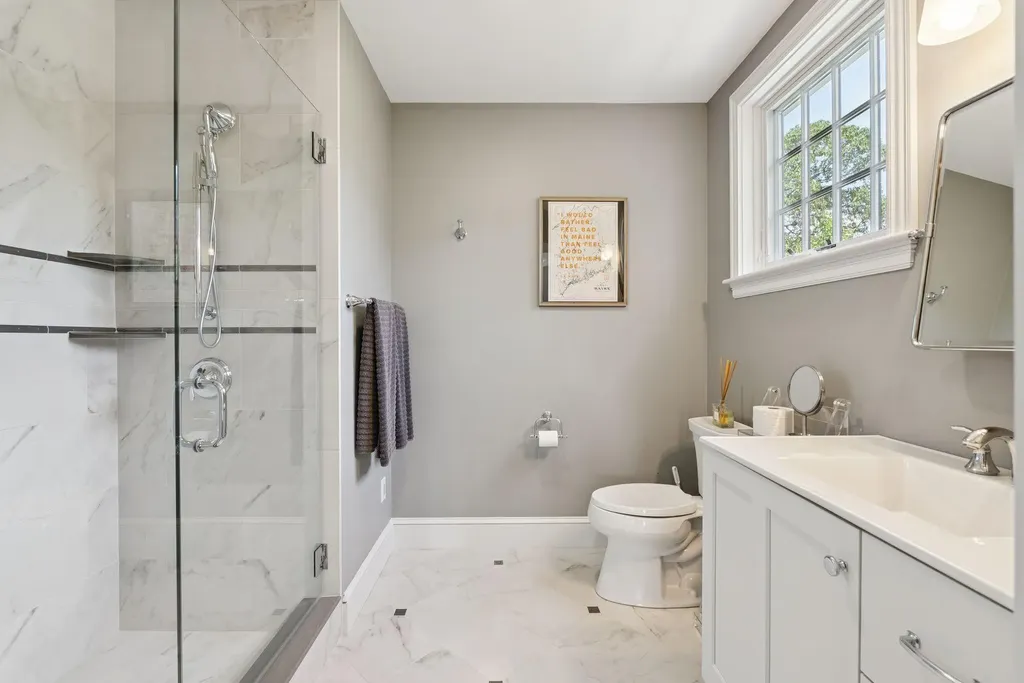 109 Foreside Road Falmouth ME 04105
