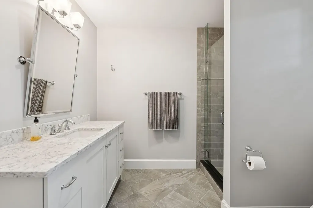 109 Foreside Road Falmouth ME 04105