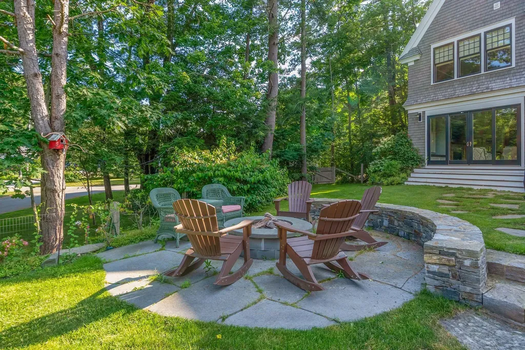 109 Foreside Road Falmouth ME 04105