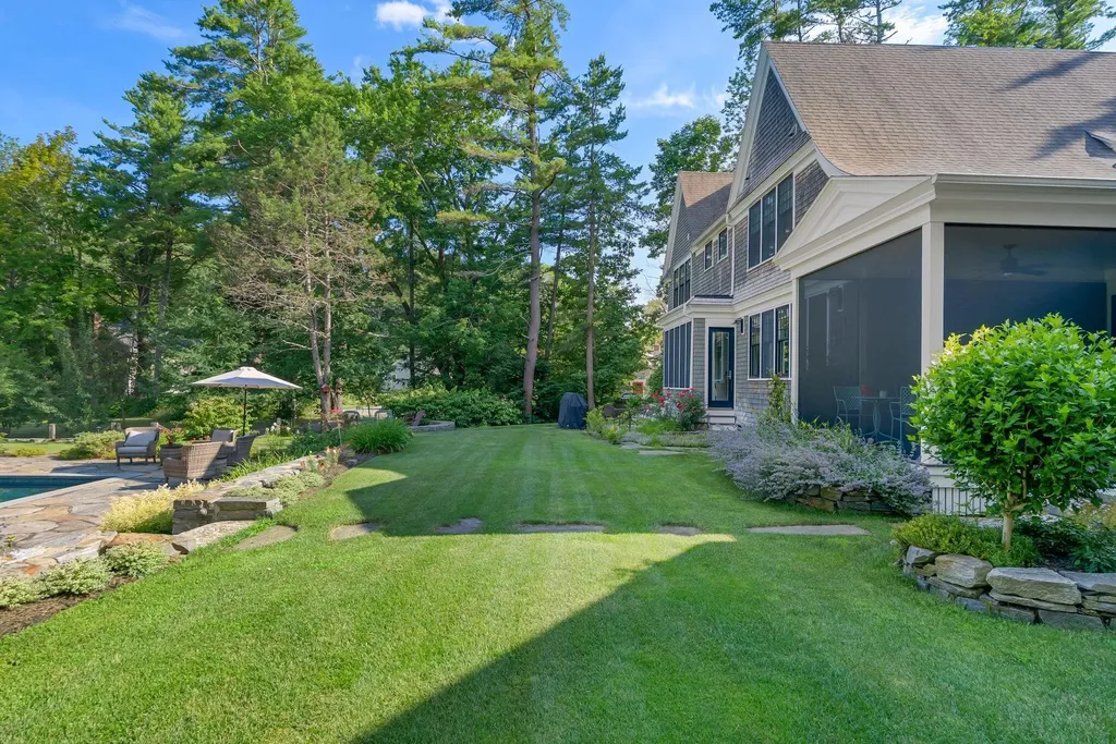 109 Foreside Road Falmouth ME 04105