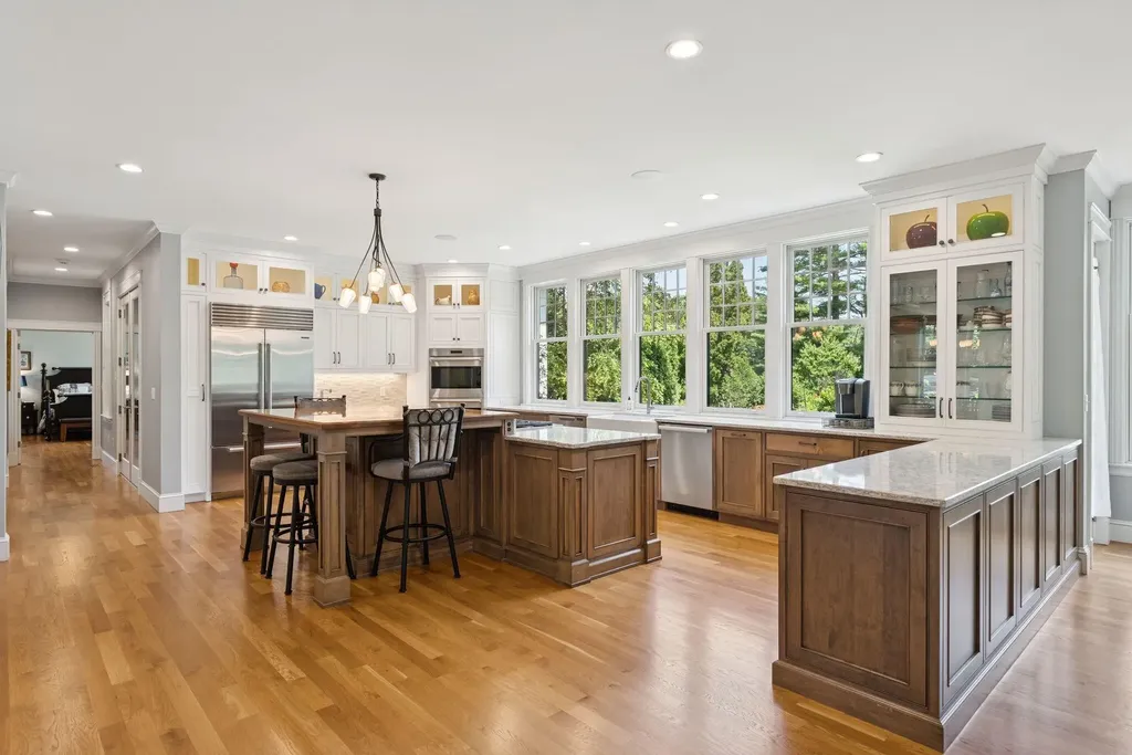 109 Foreside Road Falmouth ME 04105