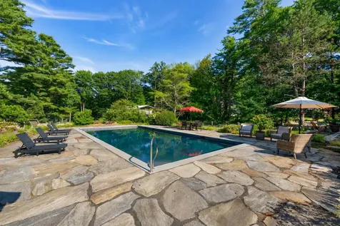 109 Foreside Road Falmouth ME 04105