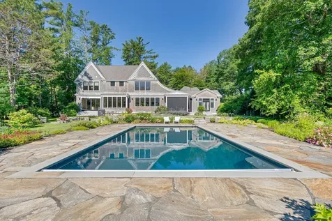 109 Foreside Road Falmouth ME 04105