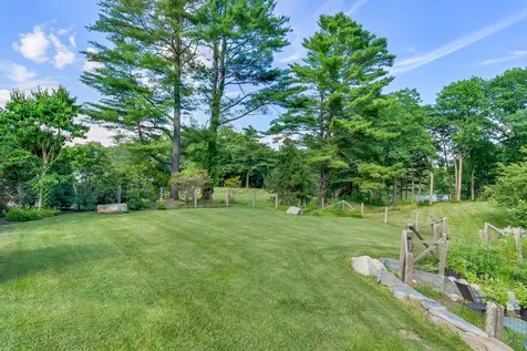 109 Foreside Road Falmouth ME 04105