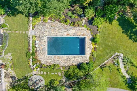 109 Foreside Road Falmouth ME 04105