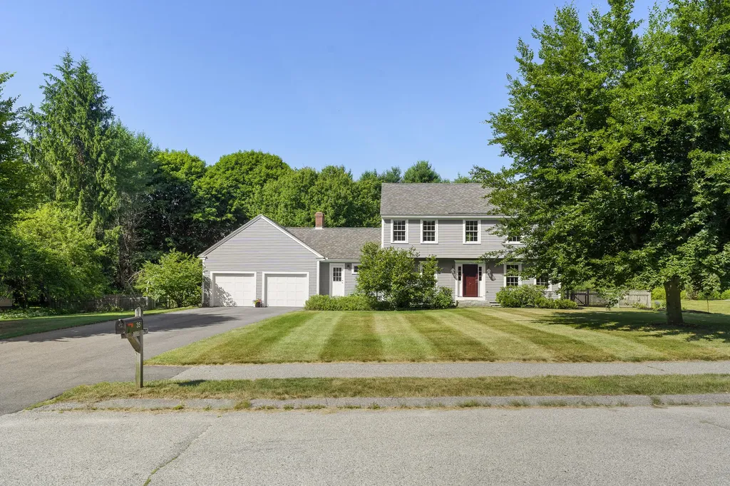 Yarmouth ME, 35 Fieldstone Drive