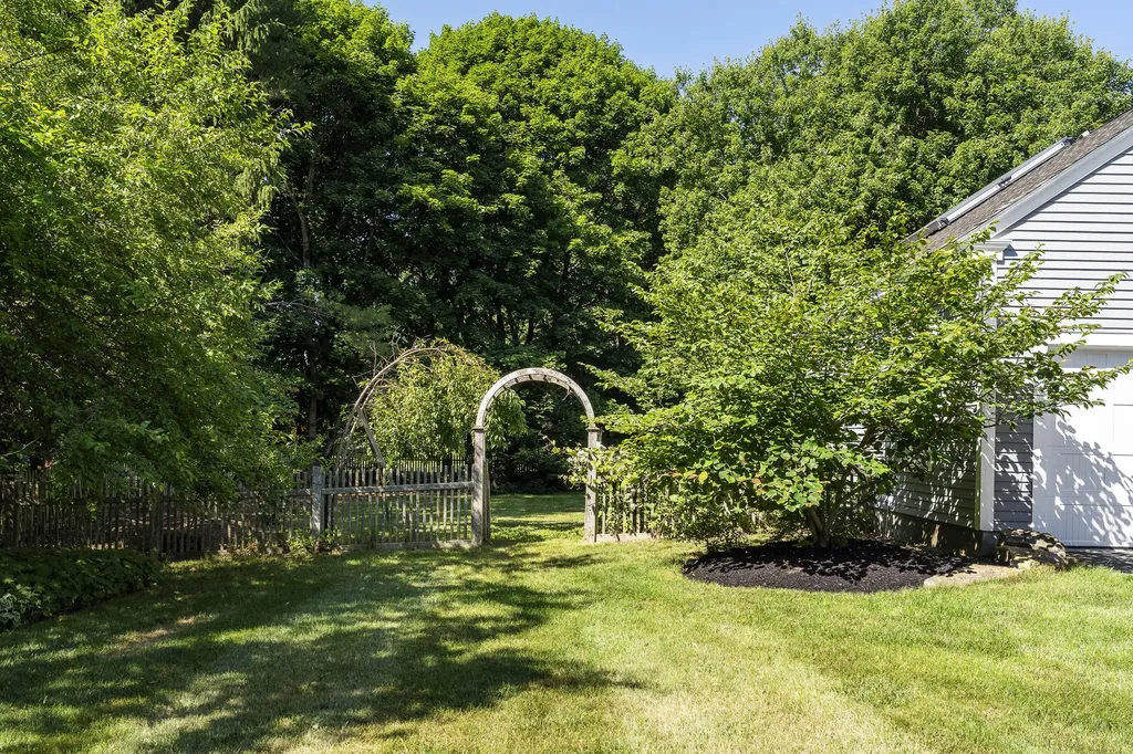 35 Fieldstone Drive Yarmouth ME 04096