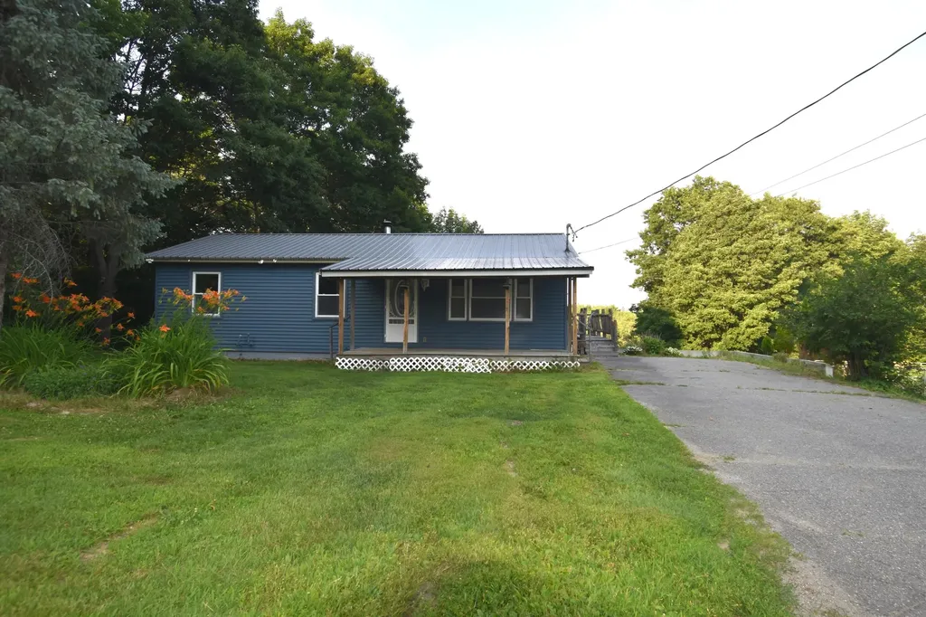 59 Lunt Road Newport ME 04953