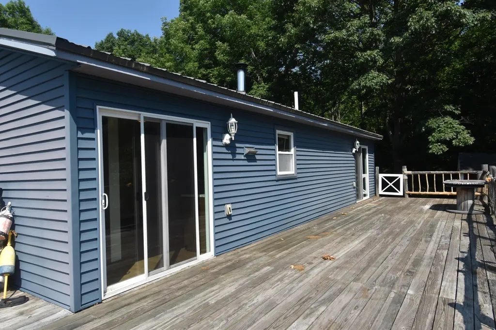 59 Lunt Road Newport ME 04953