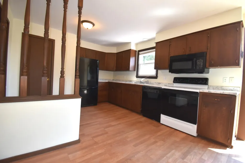 59 Lunt Road Newport ME 04953