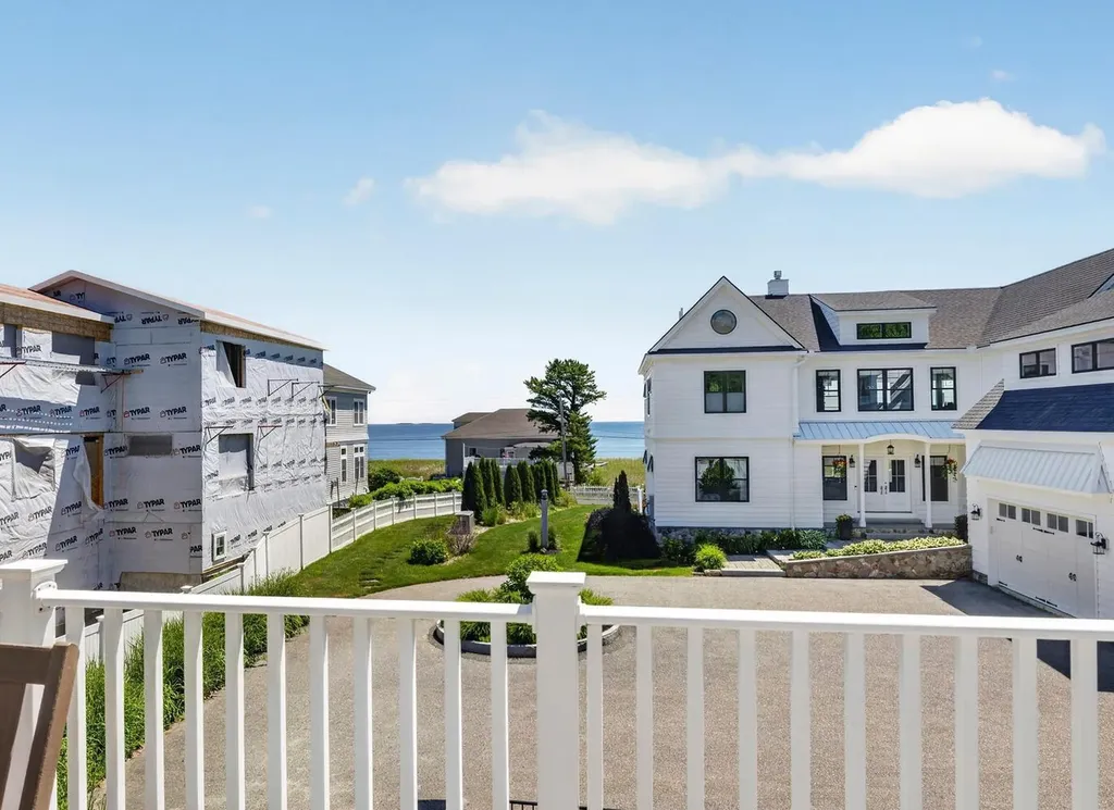 423 Seaside Avenue Saco ME 04072