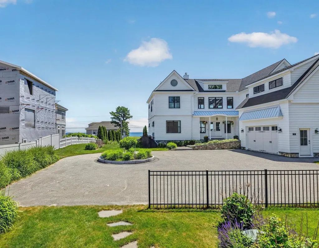 423 Seaside Avenue Saco ME 04072