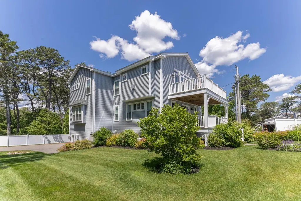 423 Seaside Avenue Saco ME 04072