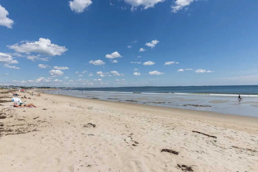 423 Seaside Avenue Saco ME 04072