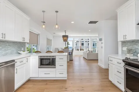 423 Seaside Avenue Saco ME 04072