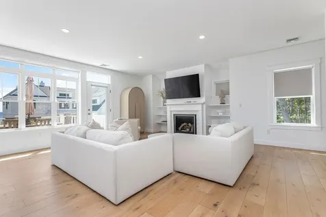 423 Seaside Avenue Saco ME 04072
