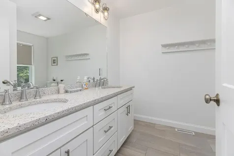 423 Seaside Avenue Saco ME 04072