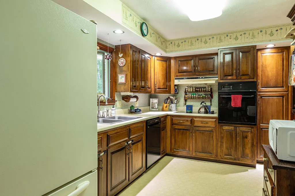 345 Buzzell Hill Road Hope ME 04847
