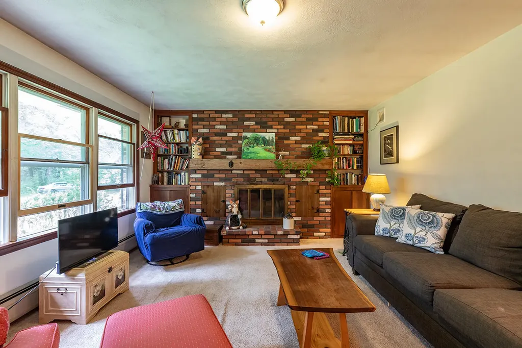 345 Buzzell Hill Road Hope ME 04847
