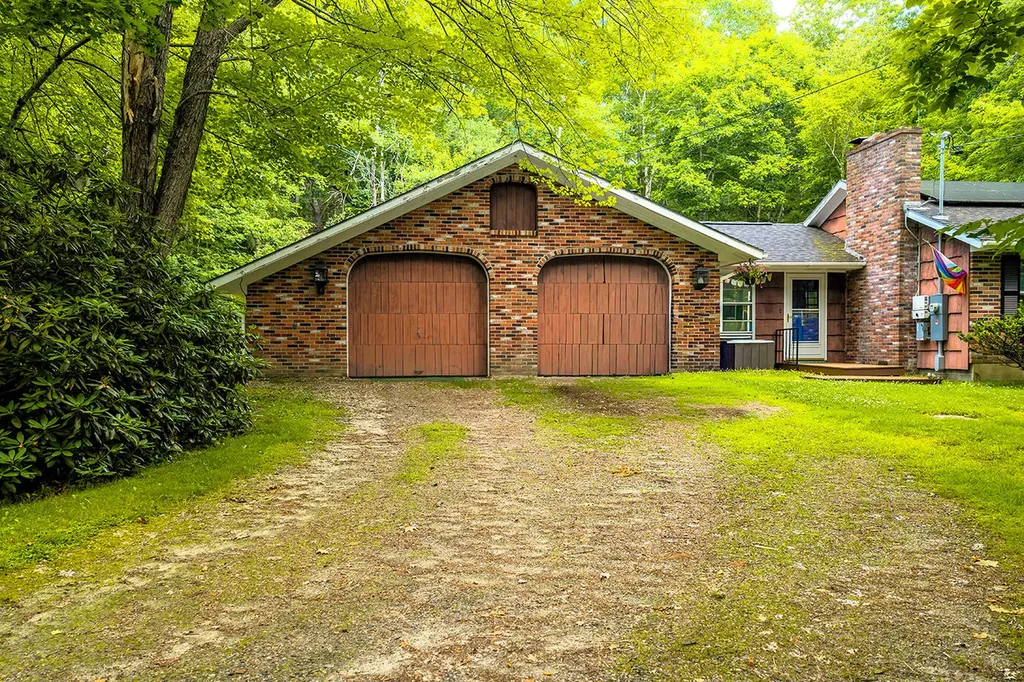 345 Buzzell Hill Road Hope ME 04847
