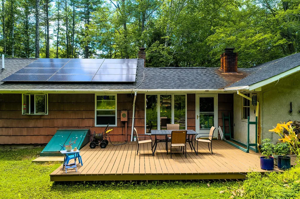 345 Buzzell Hill Road Hope ME 04847