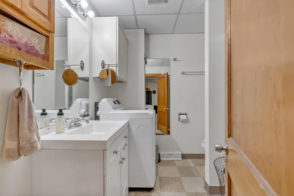 8 Thompson Street Lewiston ME 04240