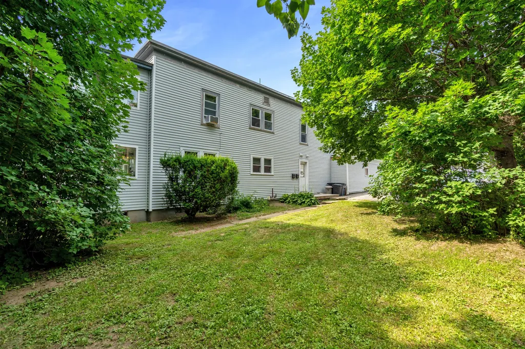 8 Thompson Street Lewiston ME 04240