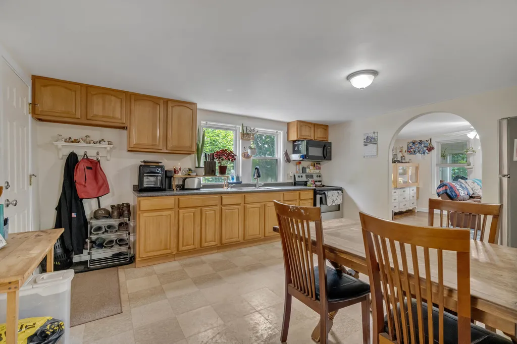 8 Thompson Street Lewiston ME 04240
