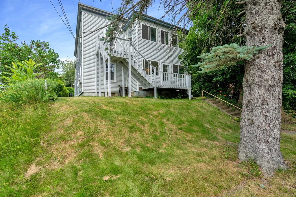 8 Thompson Street Lewiston ME 04240