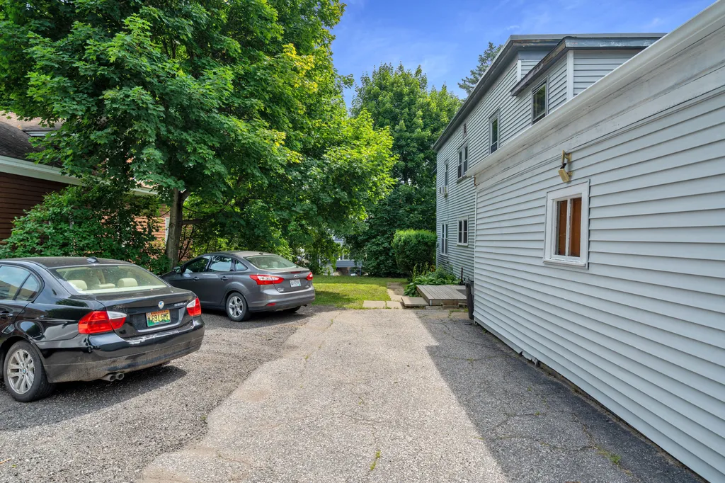 8 Thompson Street Lewiston ME 04240