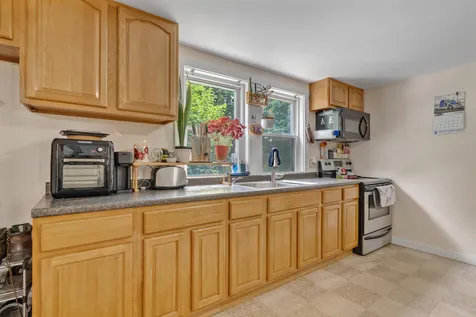 8 Thompson Street Lewiston ME 04240