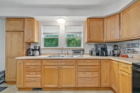 8 Thompson Street Lewiston ME 04240