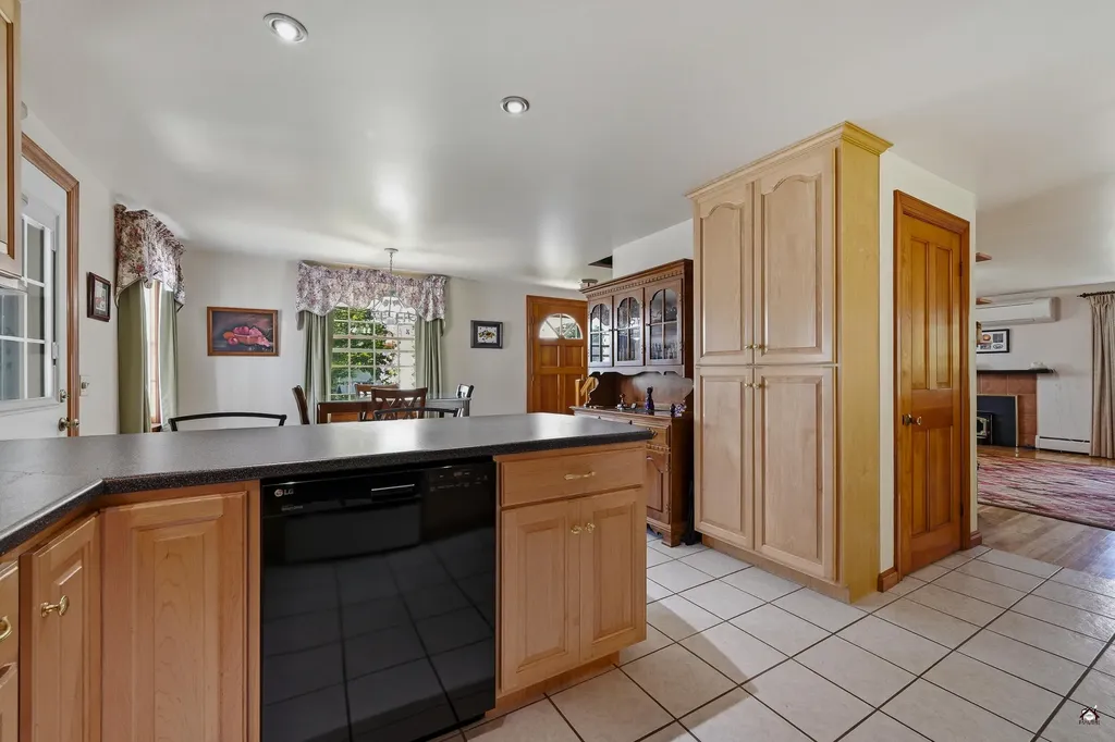 24 Smith Street Augusta ME 04330
