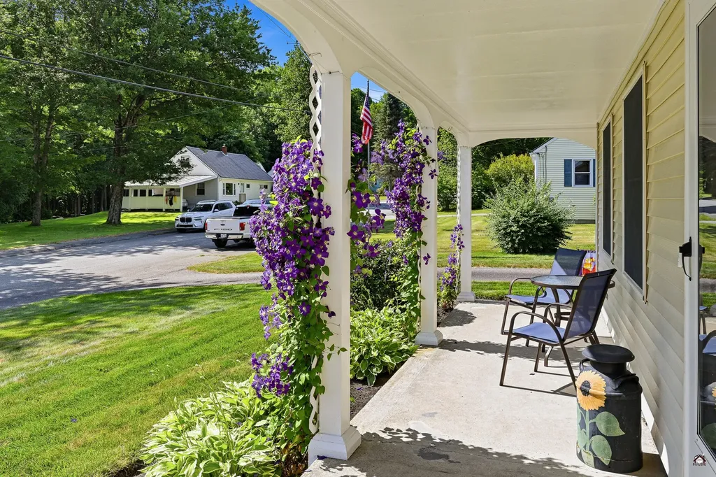 24 Smith Street Augusta ME 04330