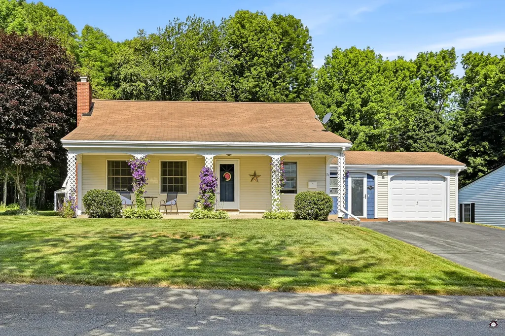 24 Smith Street Augusta ME 04330