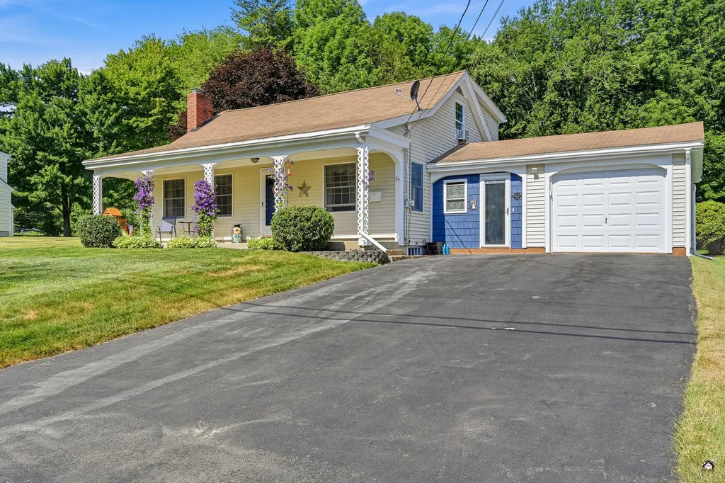 24 Smith Street Augusta ME 04330