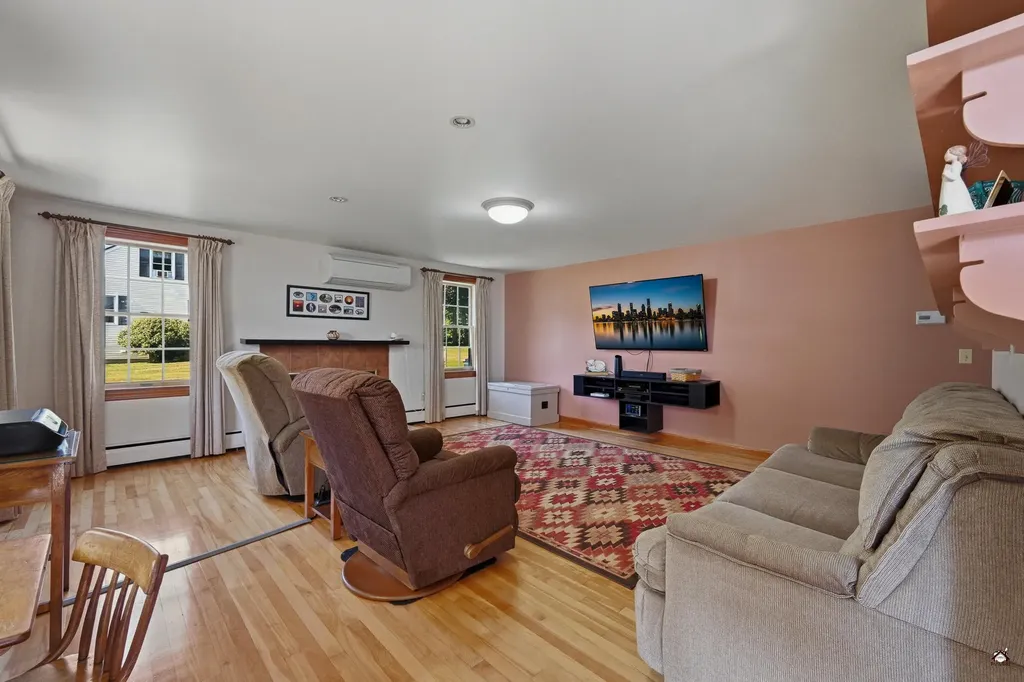 24 Smith Street Augusta ME 04330