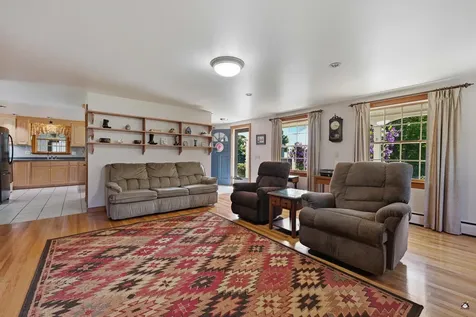 24 Smith Street Augusta ME 04330